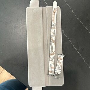 Apple Hermes double band 2 available